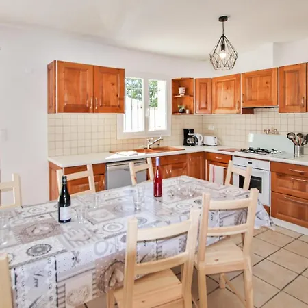 בית נופש Pet Friendly In Du Gard *